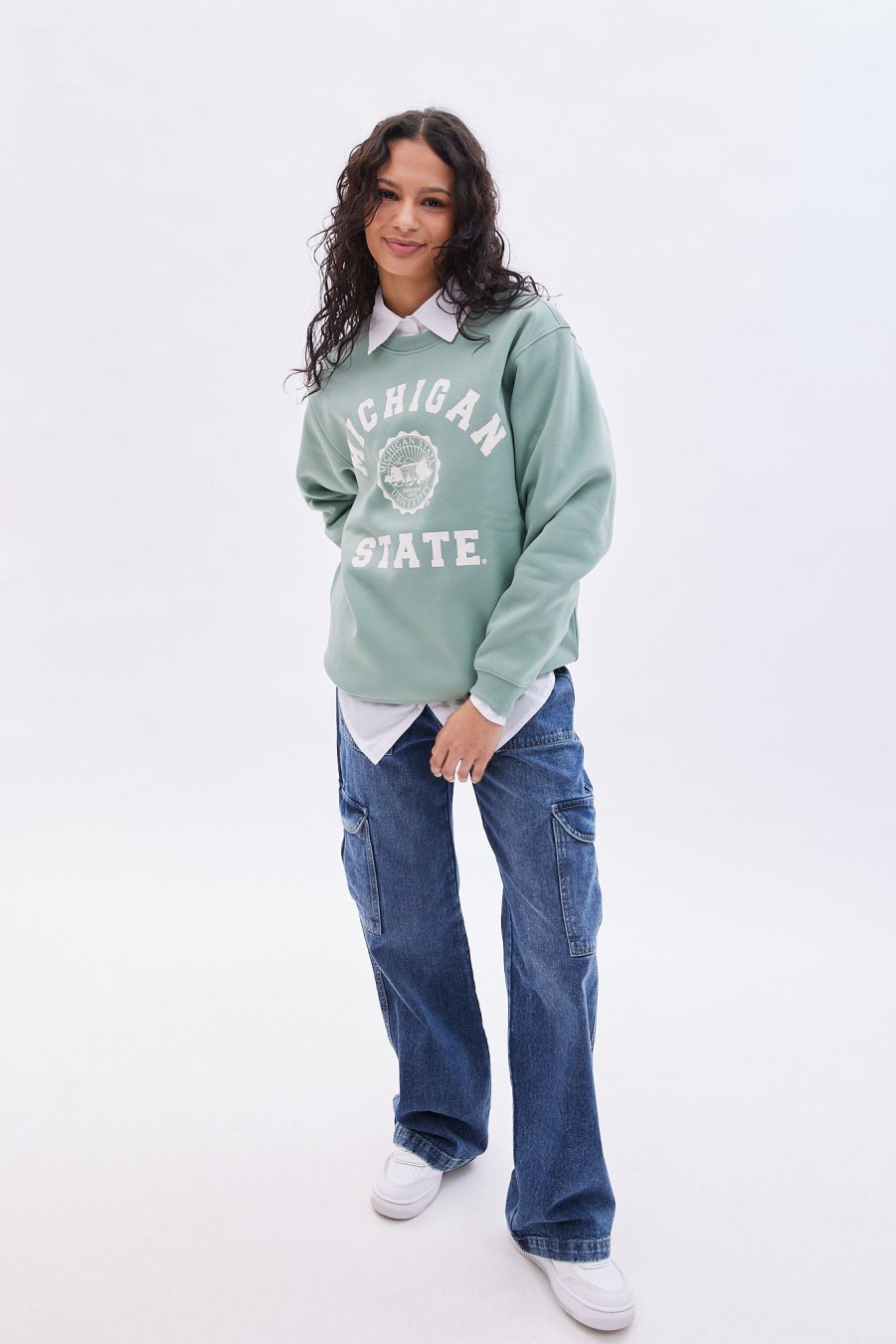 Aux Femmes Aéropostale Sweats A Capuche + Sweat-Shirts | Sweat-Shirt Surdimensionne A Col Ras Du Cou Et Graphique Michigan State Sage