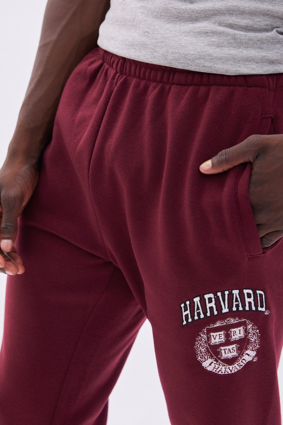 Pour Des Hommes Aéropostale Pantalons De Jogging | Pantalon De Jogging Universitaire A Graphique Brode Harvard Bourgogne